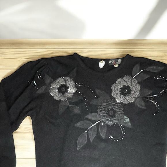 VTG D.G. Black Lambswool Angora Sweater Beaded Embroidered Hong Kong Sz M L - Picture 2 of 7